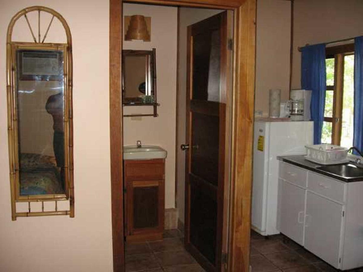 Coconut Grove Oceanfront Cottages Dominical Eksteriør bilde