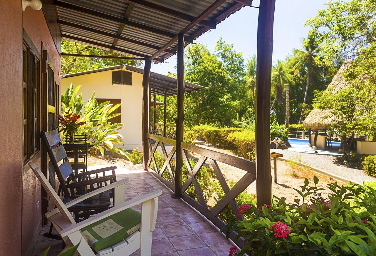 Coconut Grove Oceanfront Cottages Dominical Eksteriør bilde