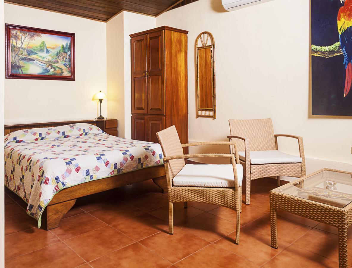 Coconut Grove Oceanfront Cottages Dominical Eksteriør bilde