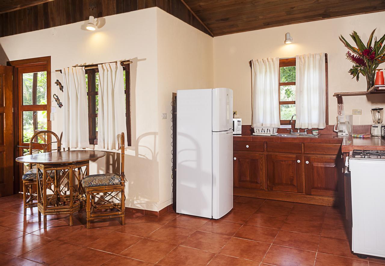 Coconut Grove Oceanfront Cottages Dominical Eksteriør bilde